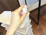 【頂点看板 デスク収納ラック】ラックを重ねていき、最後に文房具ラックを取り付ければ完成。わずか5分ほどでできました◎
