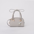 【PEANUTS×FURLA】「フルラ ポピー ミニ ドーム」¥49,500(税込み)、W21 x H11 x D7cm(全4色)