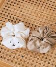 【miffy/earth フェイス刺繍シュシュ】カラー：Ivory/Brown（価格：1,650円）