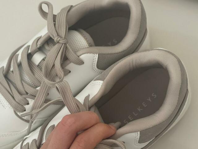 【ファッションセンターしまむら　シャンブルのレディーススニーカー】中にはロゴが！