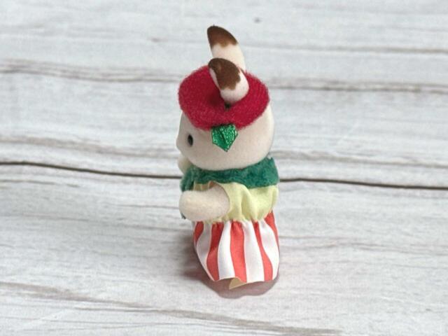 赤ちゃんサイズなのにしっかり作り込まれている衣装がすごい…！