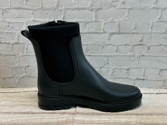 内側ももちろん異素材コンビ仕様です