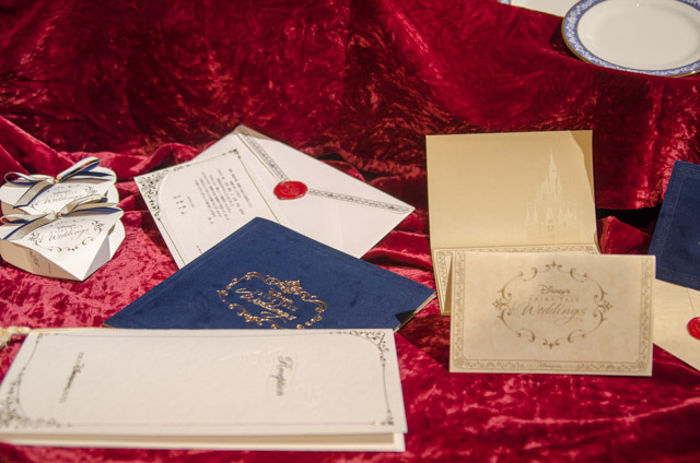 東京ディズニーランドホテル宴会場「シンデレラドリーム」でのウェディングプログラム「ディズニー・ロイヤルドリーム・ウェディング」©Disney