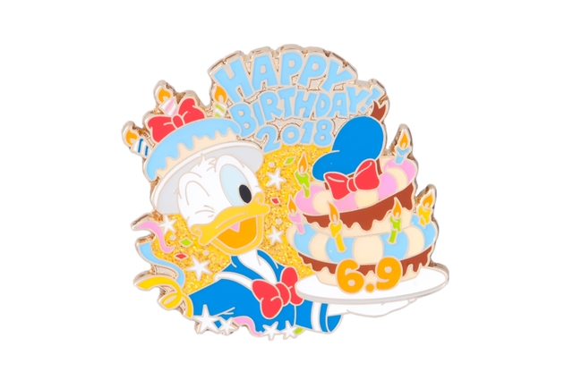 ピン ¥1,000｜ドナルドの “ハッピーバースデー・トゥ・ミー”（2018年）
