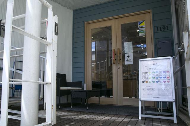 「推し活専門店オシアド原宿」竹下通りから1本わき道に入ったビルの2階で営業