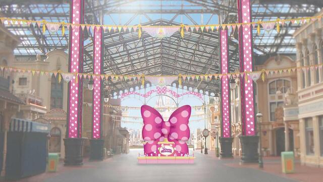 ワールドバザール内のリボン型のモニュメント｜東京ディズニーランド「ディズニー・パルパルーザ」第1弾「ミニーのファンダーランド」