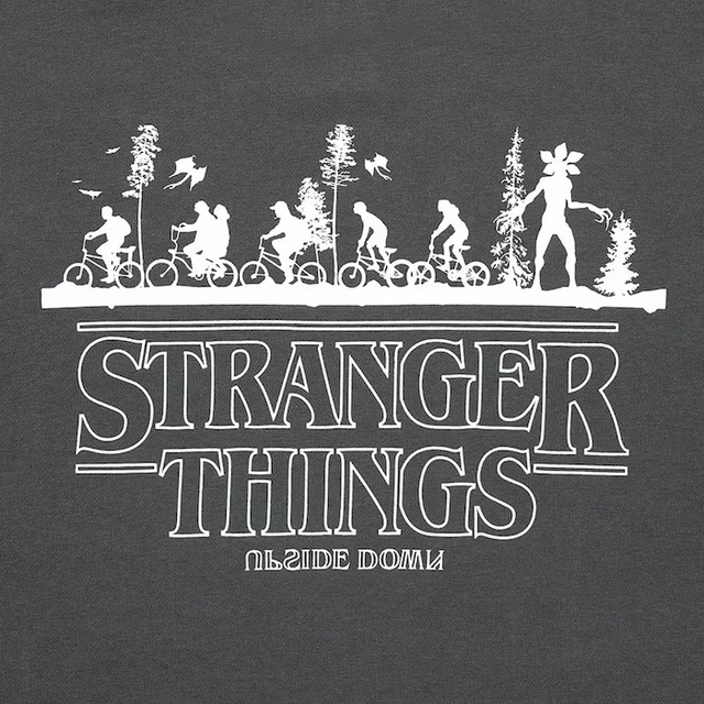 ソフトスウェットラウンジ(長袖&ロングパンツ) 2,990円｜GU×Netflix「ストレンジャー・シングス 未知の世界」