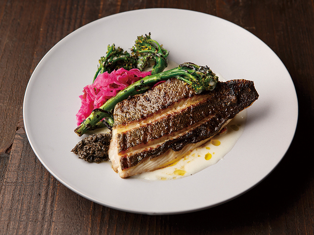 白身魚のロースト ヴァンブランソース