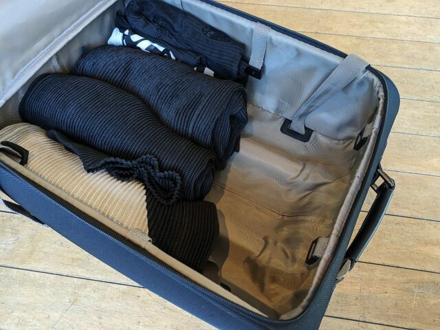 【SPECCHIO シャトルプリーツシリーズ】ワンピースにジャケット2点、ブラウス、ストールを入れても余裕