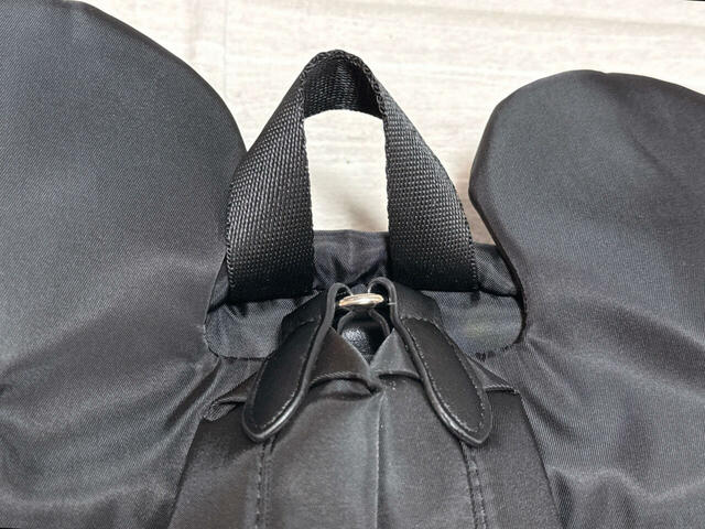 持ち手付きなので、背負わないときもサッと持ち運びできます