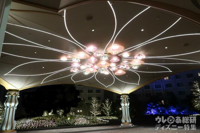 東京ディズニーシー・ファンタジースプリングスホテル エントランス前　クリスマス装飾