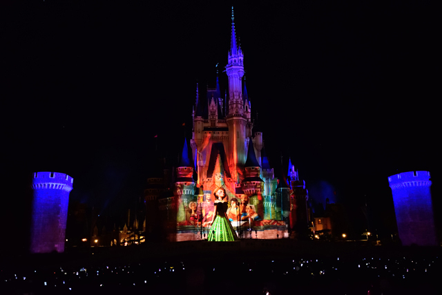 東京ディズニーランド「ワンス・アポン・ア・タイム～スペシャルウィンターエディション～」映画『アナと雪の女王』シーン全公開! ©Disney 12