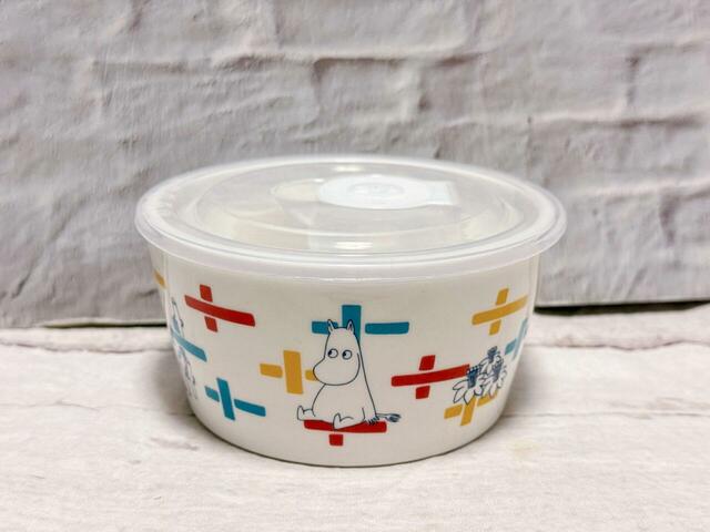 保存容器はデザイン違いの2個セット！ひとつはムーミン、リトルミイ、スナフキン、ニョロニョロデザイン