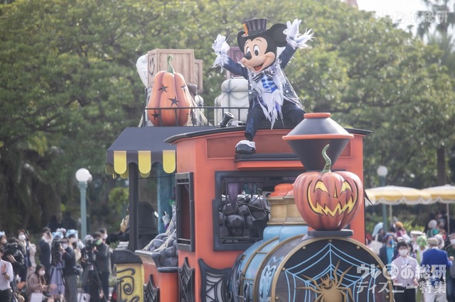 「ミッキーのグリーティングパレード・ウィズ・ヴィランズ」