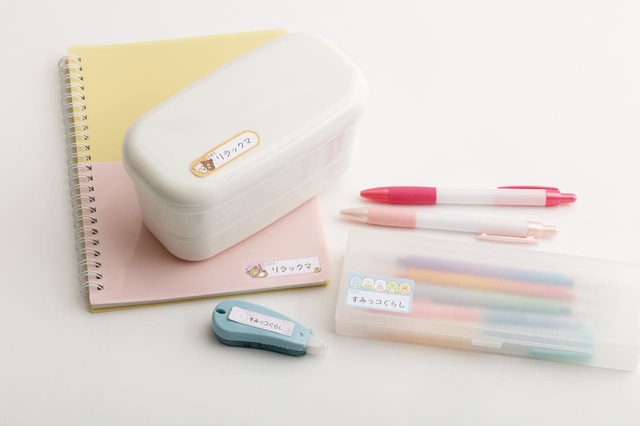 【すみっコぐらし&リラックマ】お名前シール 220円/文具に貼るのにもちょうどいいサイズ!