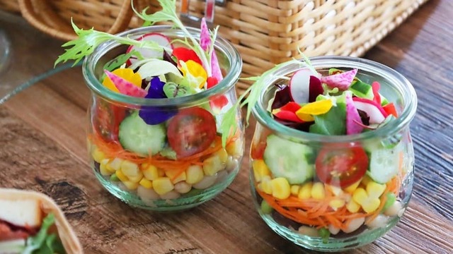 【新富良野プリンスホテル】花畑ジャーサラダ