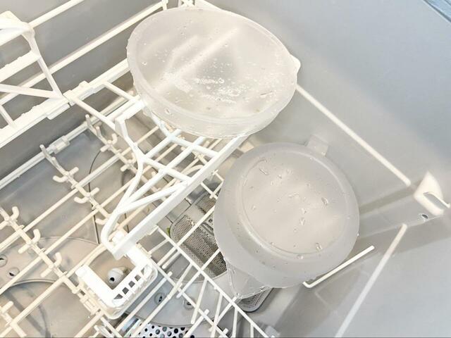 【山崎実業 tower ティーポット】凸凹の少ないフラットな形状が特徴的。パーツも少ないので洗い物の手間が全くかからないのが嬉しい…！