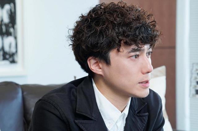 藤田俊太郎　撮影：源賀津己