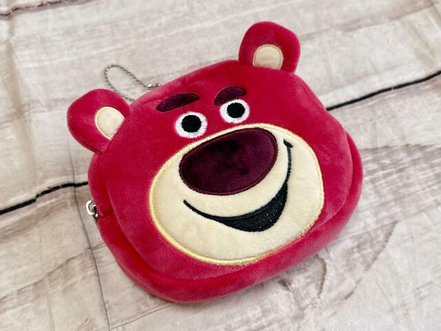 続いてコスメをイン！