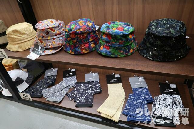 Disneyデザインの帽子とアームスリーブ