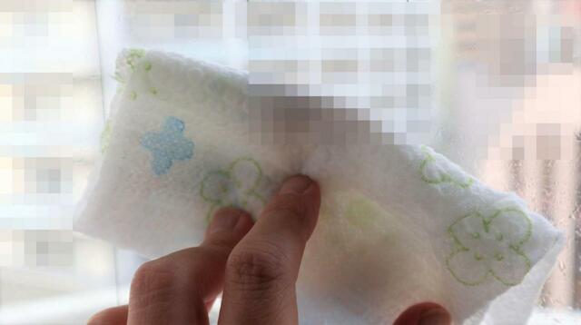 【キャティーマン 絶景リゾートベッド】まずは窓ガラスを拭いてきれいにする