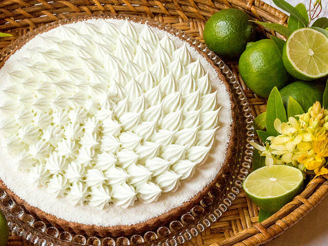 【キル フェ ボン】「ライムのタルト～ココナッツ風味～」piece ¥993 / whole(25cm) ¥9,936　販売期間：2026年4月15日(水)～4月30日(木)