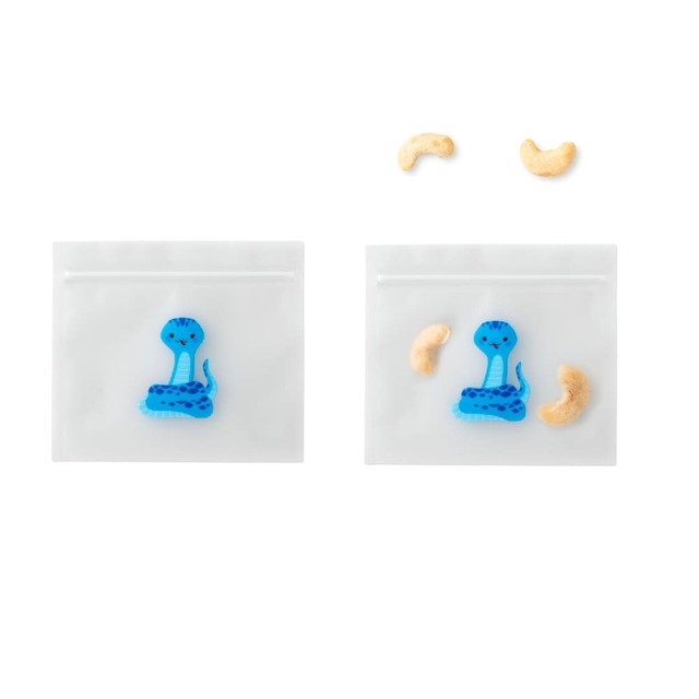 【フライングタイガー】「ジッパーバッグ」220円　おやつの小袋にも。