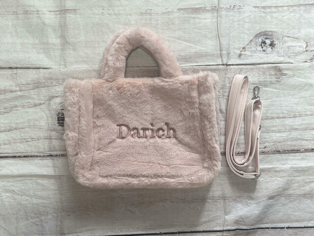 ファーバッグとショルダーストラップが登場♪