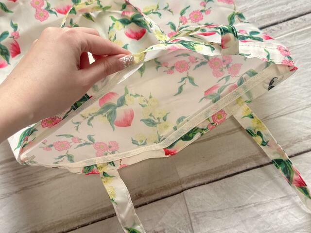 内側はポケットなどはないシンプルな作り