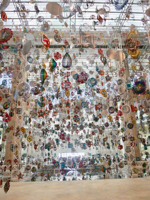 ニック・ケイヴ《回転する森》2016年