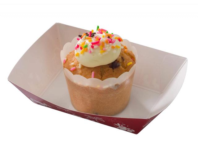 チョコチップバナナマフィン、スーベニアプレート付き 950円|東京ディズニーランド「プラズマ・レイズ・ダイナー」