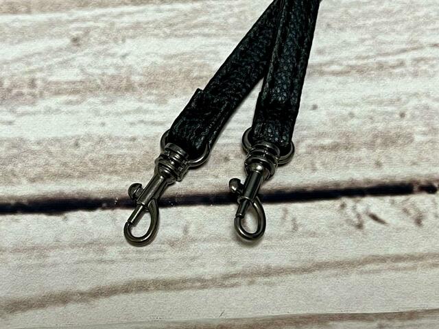 金具がアンティークシルバーなのもおしゃれなポイント♪