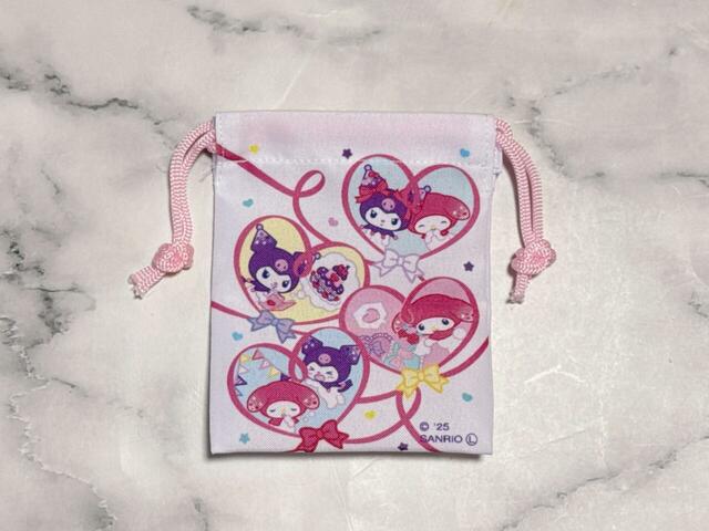 背面も異なるイラストプリント入り!