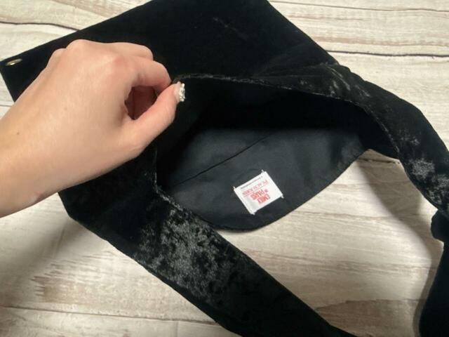 内側にはポケットが1つついています