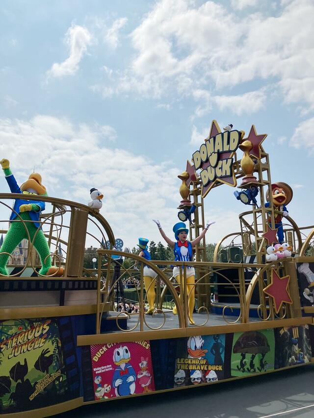 「クワッキーセレブレーション★ ドナルド・ザ・レジェンド!」のようす【「ディズニー・パルパルーザ“ドナルドのクワッキー・ダック!ダック!ダックシティ!”」】