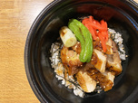 「比内地鶏の炭火焼き丼」1200円（税込）
