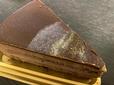【シャトレーゼ　糖質86%カットの濃厚チョコショートケーキ】表面はチョコレートでコーティングされています
