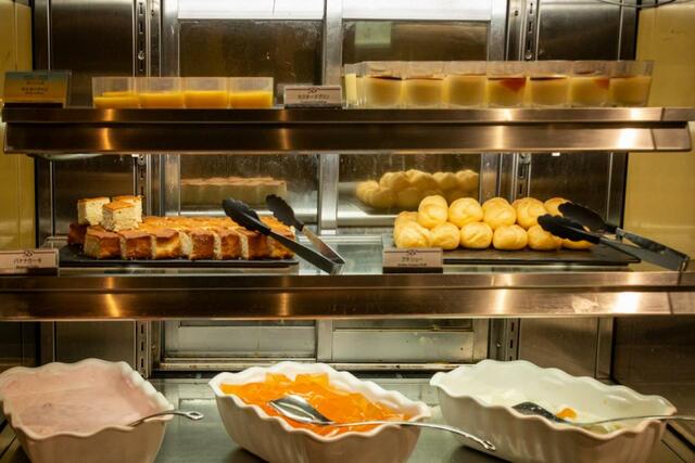 【サラダバー&グリルレストランSizzler(シズラー) プレミアムサラダバー】デザートメニューも充実しており、どれから食べようか迷ってしまいますね