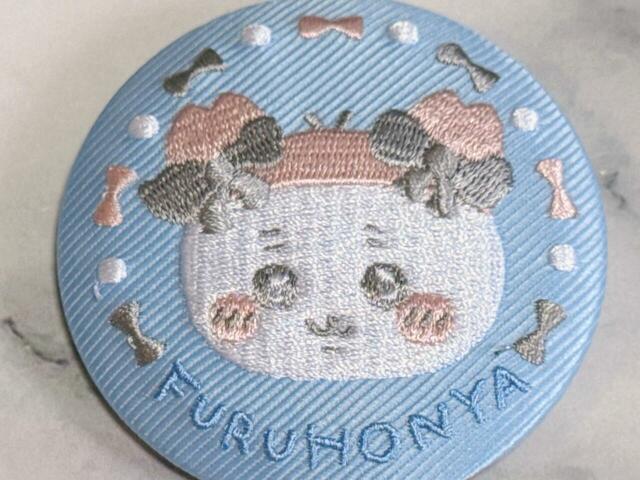 個人的に今回おすすめなのが古本屋。グレーのリボンで、ハチワレよりも大人かわいい印象です！