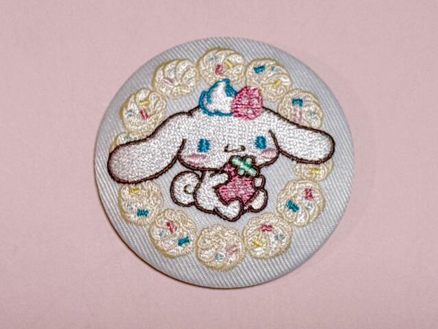 【サンリオキャラクターズ 刺繍缶バッジビスケット4】「5.シナモロール」が来てくれました!