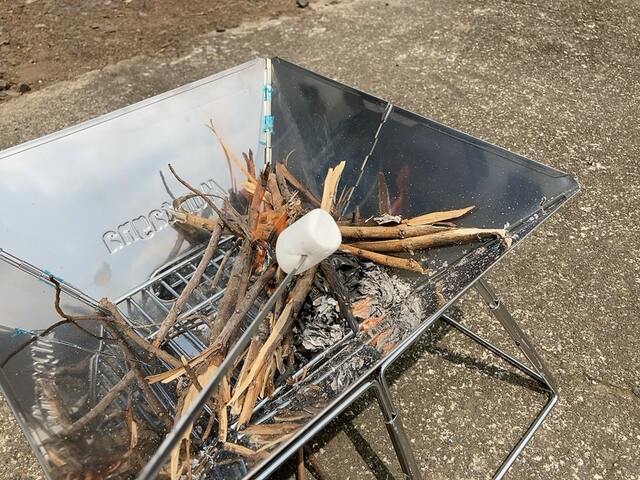 【ワークマン 折り畳みBBQグリル】焼き網を使わなければ焚き火だいに