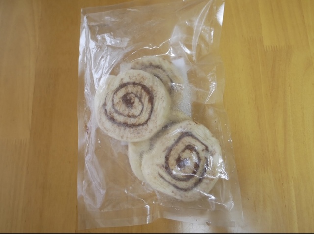 フランス産　冷凍シナモンロール