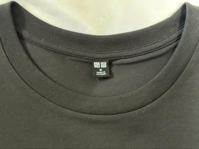 【UNIQLO エアリズムコットンTワンピース/半袖】首元はクルーネックでほどよい開き具合です◎