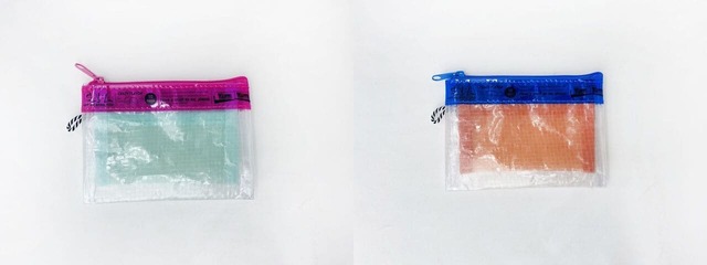 【ロフト 文具会議2023】「CAPA　ポーチS」990円　軽くて丈夫なレジャーシートの素材を使用した、名刺やカード収納に適したサイズのポーチ