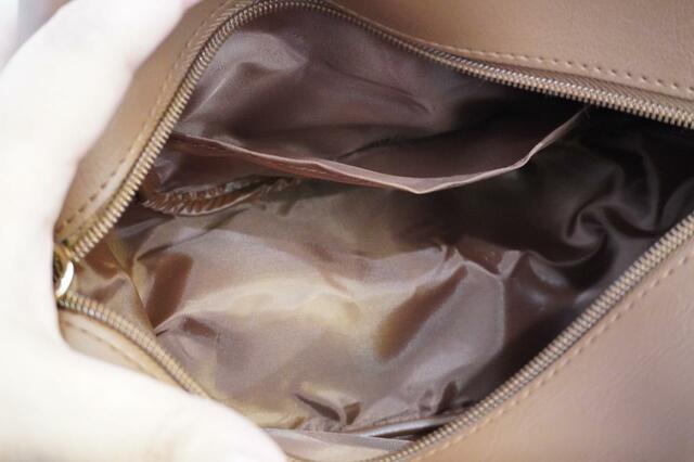 【Ungrid（アングリッド）ミニボストンショルダーバッグ】バッグの中と内ポケット