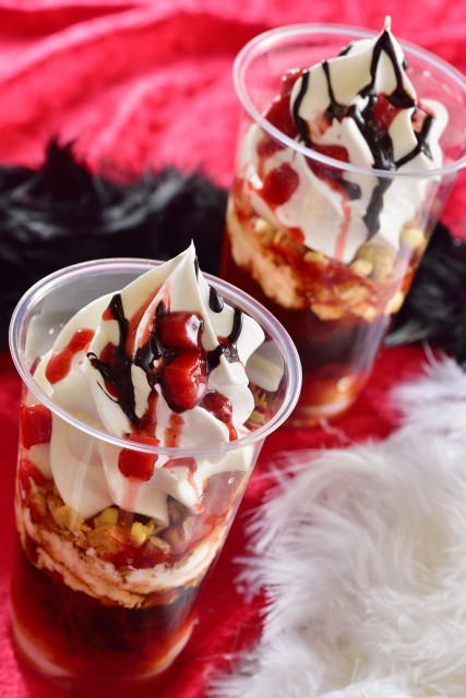 黒みつ白玉&ストロベリーゼリーサンデー ¥500