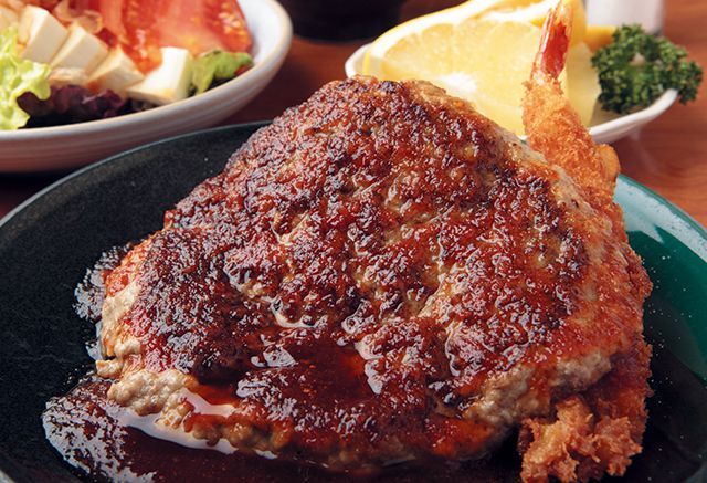 関西ハンバーグの名店／洋食の店 もなみ（谷町六丁目）　ハンバーグセット  1250円