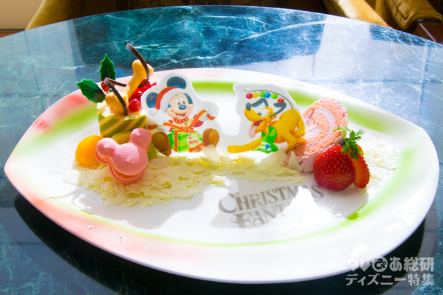 “クリスマス・ファンタジー”アフタヌーンティーセット｜東京ディズニーランドホテル「ドリーマーズ・ラウンジ」