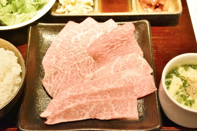 特上の田村牛が5種盛りになっている