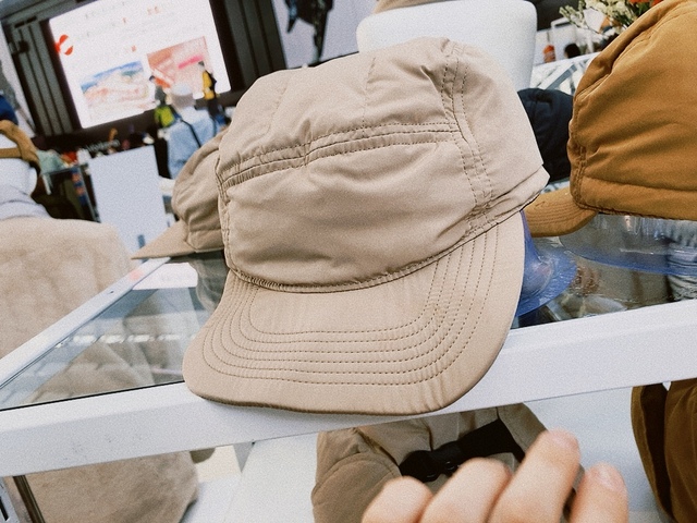 【ワークマン 撥水ダウンキャップ】雨の日や湿った場所でも頭を守りながら快適に過ごせる